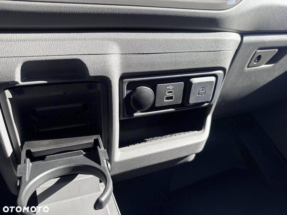 Volkswagen Transporter Furgon 2.0 TDI 150 KM 8-automat - 22