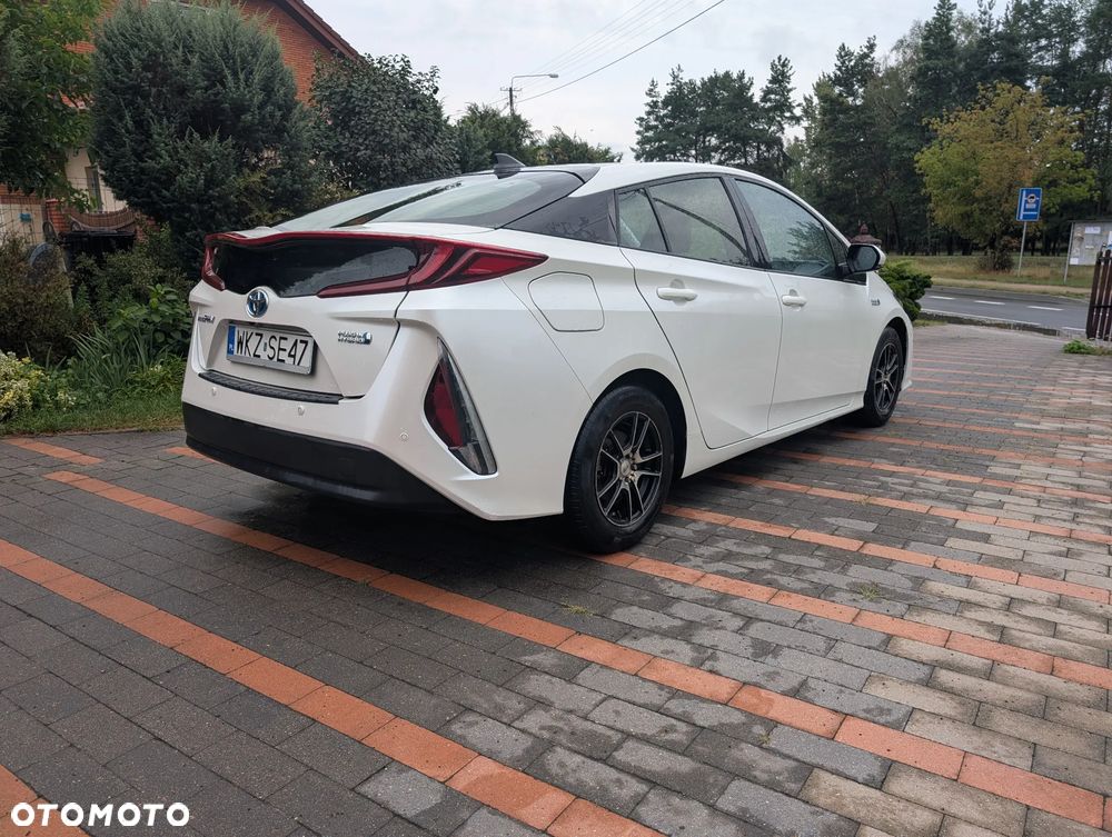 Toyota Prius Hybrid Solar - 7