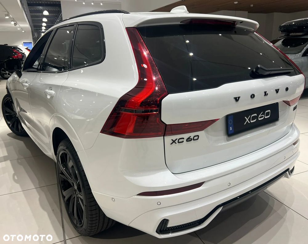 Volvo XC 60 B5 B AWD Ultimate Bright - 13