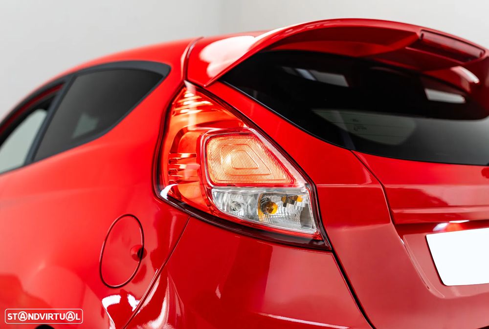 Ford Fiesta 1.6 EcoBoost c/ Pack Pele Desportiva ST - 32