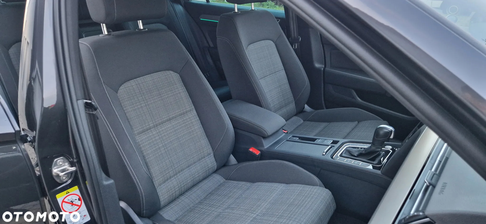 Volkswagen Passat Variant 2.0 TDI SCR DSG 4Motion Business - 11