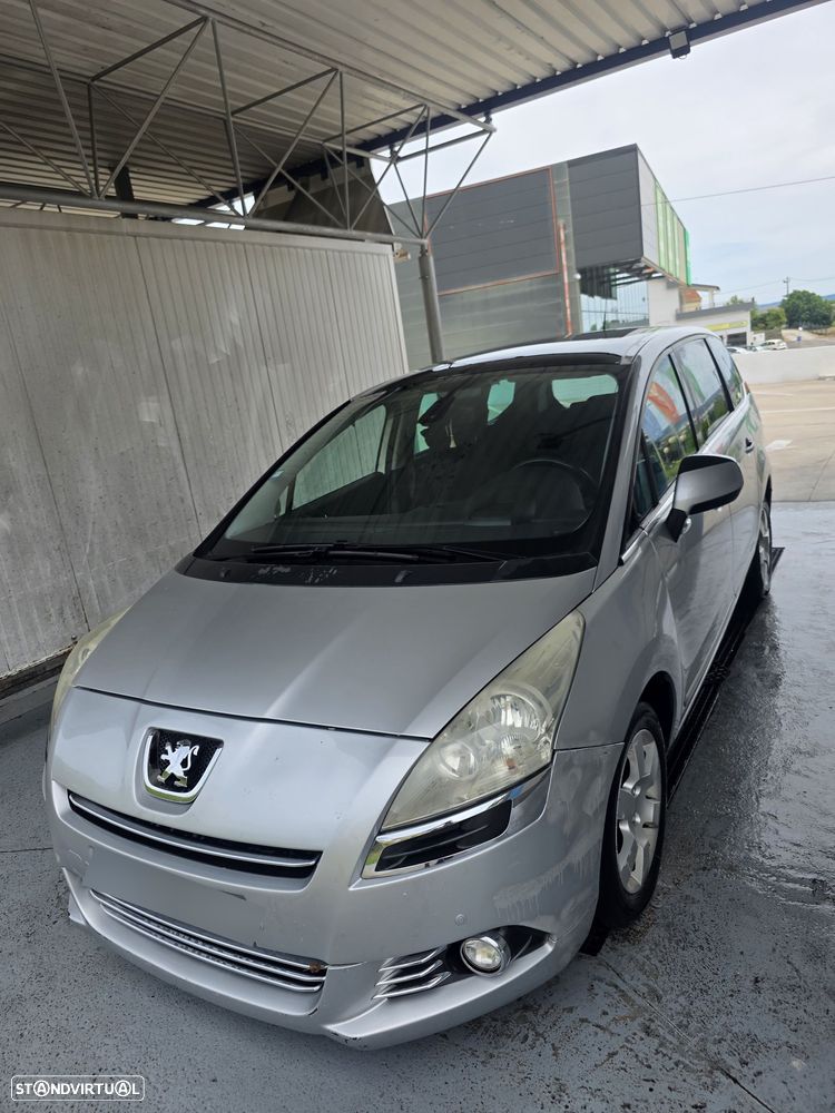 Peugeot 5008 1.6 E-HDi 7L Allure J17 CMP6 - 2