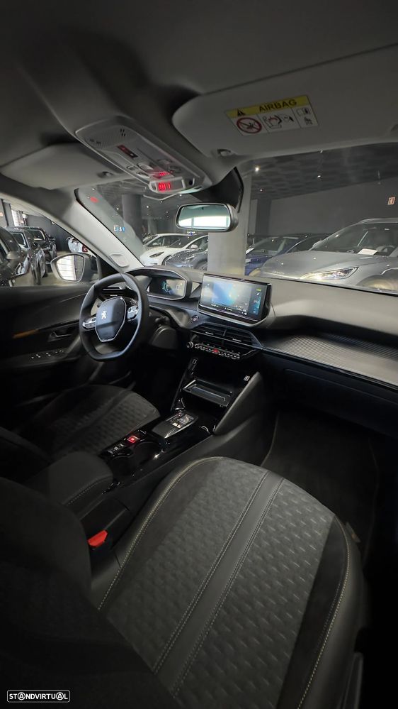 Peugeot e-2008 - 23