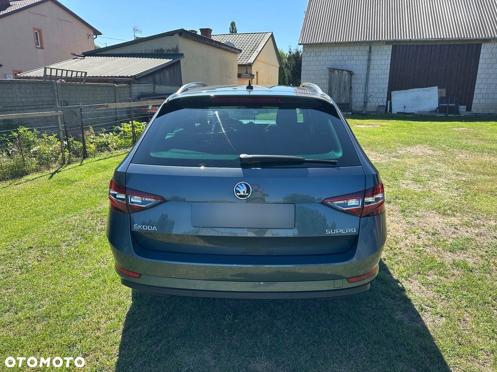 Skoda Superb 2.0 TDI DSG Ambition - 5