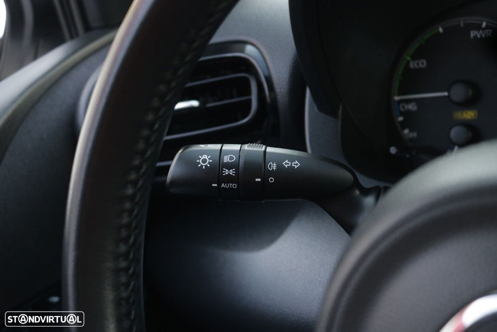 Toyota Yaris 1.5 HDF Comfort Plus - 32