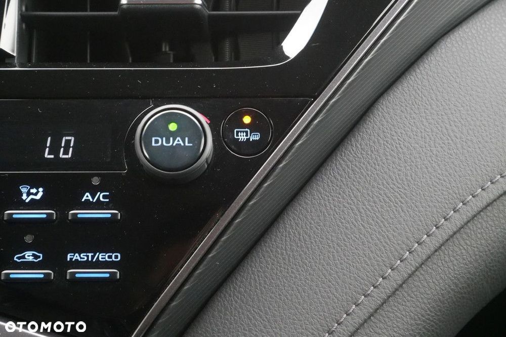 Toyota Camry 2.5 Hybrid Comfort CVT - 19