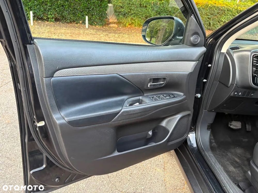 Mitsubishi Outlander 2.4 4WD CVT Intense - 13