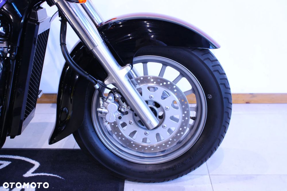 Suzuki Intruder - 28
