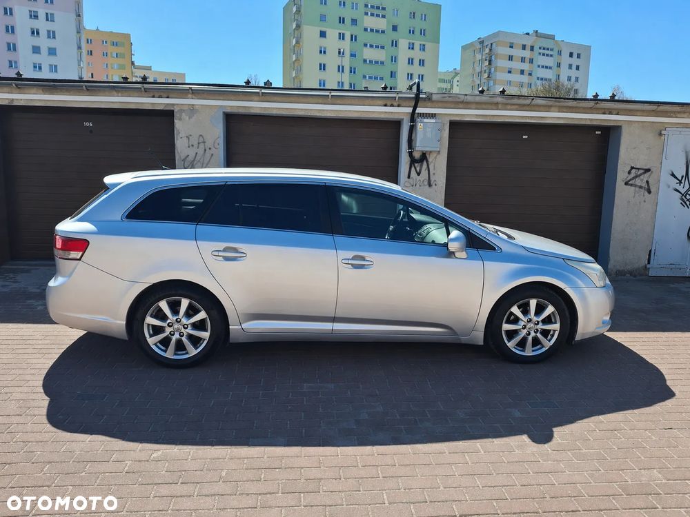 Toyota Avensis 2.0 D-4D Premium - 5