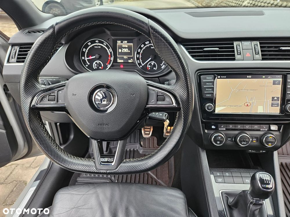 Skoda Octavia 2.0 TSI RS - 10