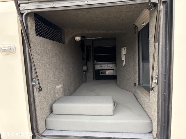 MAN LION`S COACH L R08 - 11