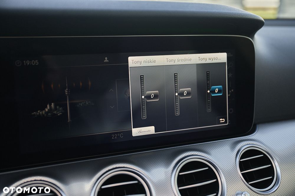 Mercedes-Benz Klasa E 220 d 4-Matic 9G-TRONIC - 33