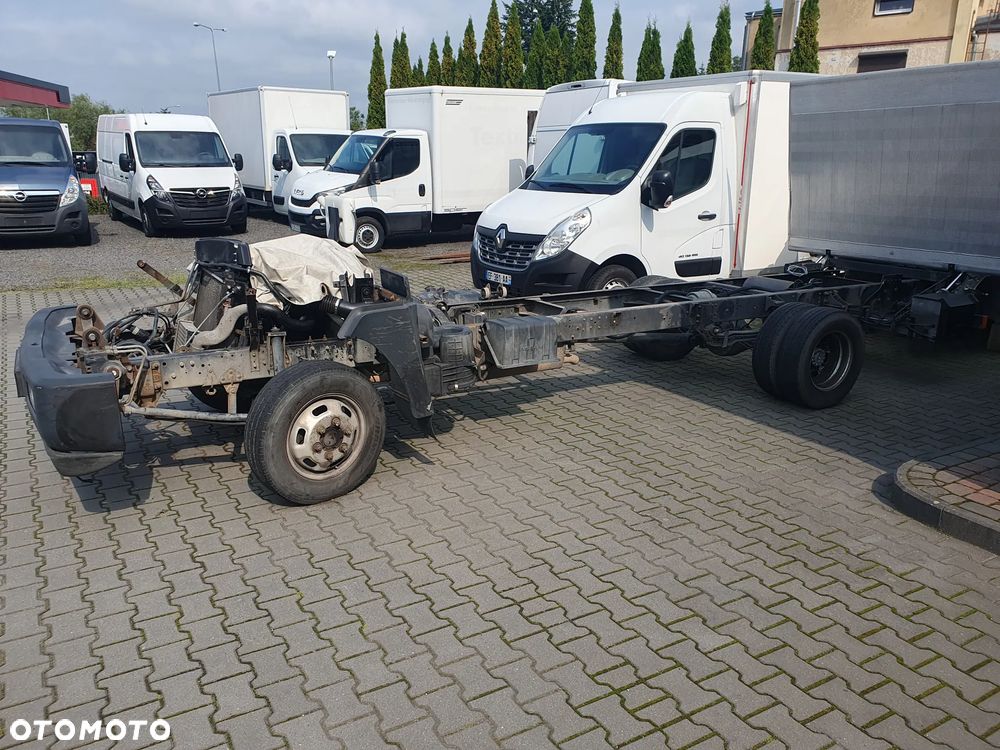 Rama Nissan Atleon z dokumentacją - 1