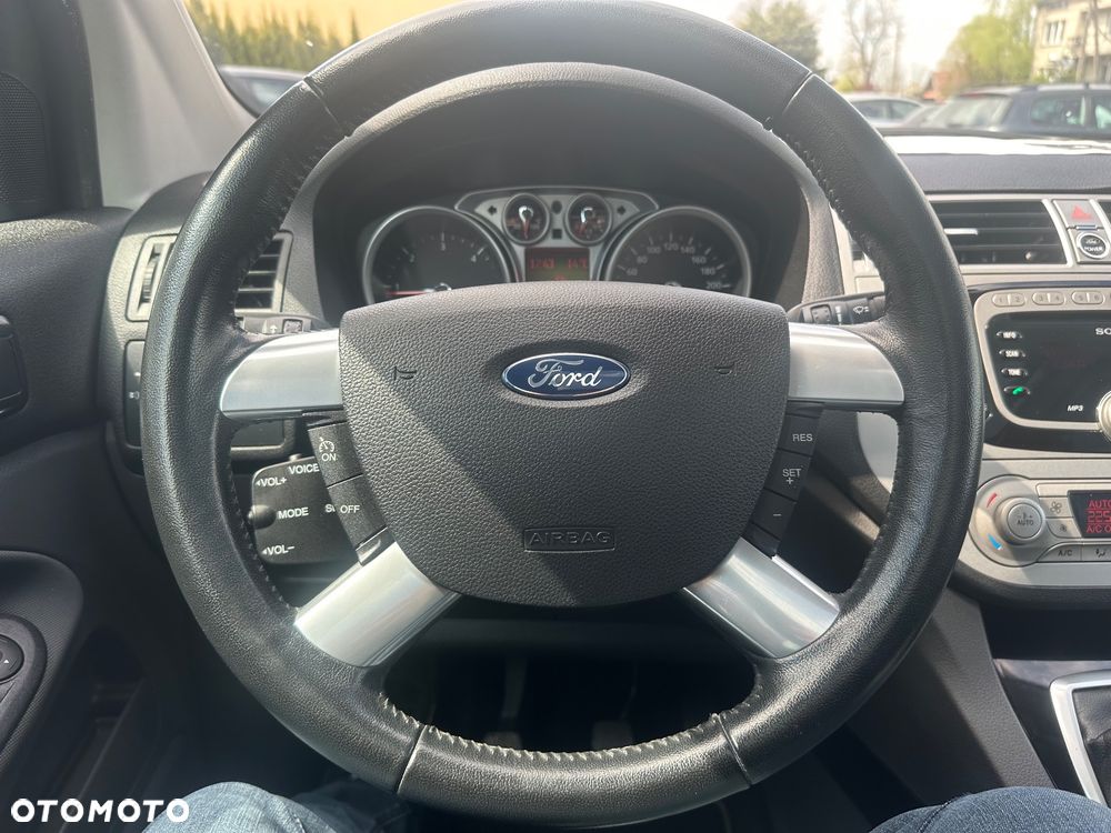 Ford Kuga 2.0 TDCi 4x4 Titanium - 12