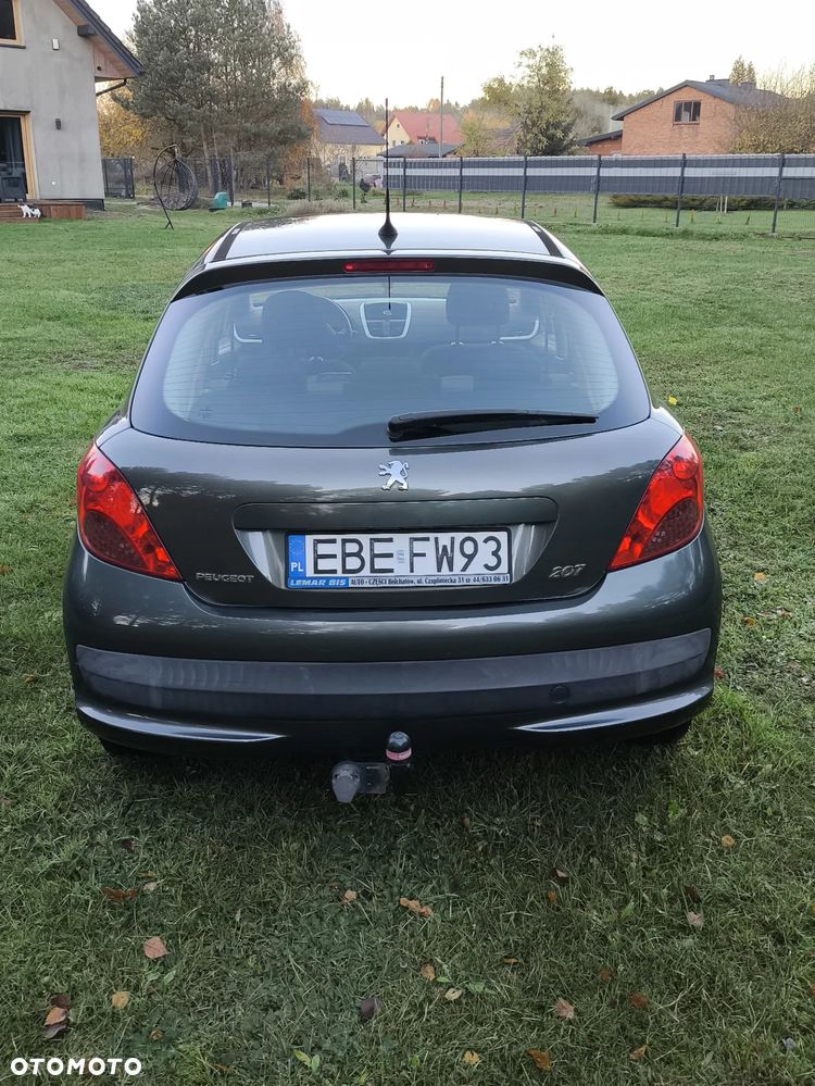 Peugeot 207 1.4 16V Trendy - 6