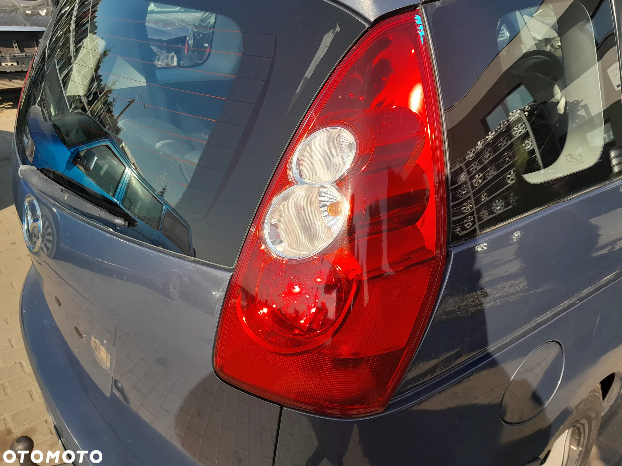 MAZDA 5 LAMPA TYLNA PRAWA W BŁOTNIK - 2