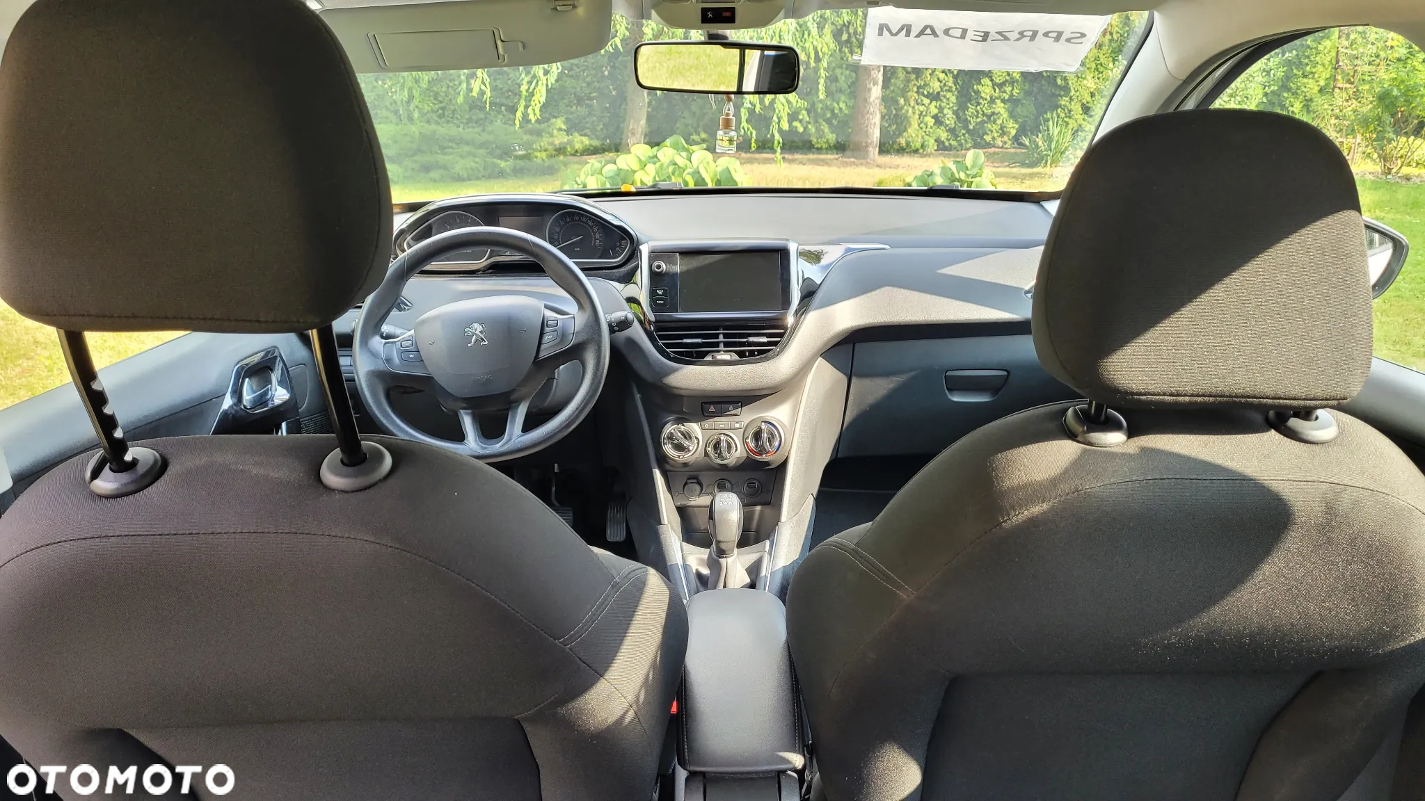 Peugeot 208 - 6
