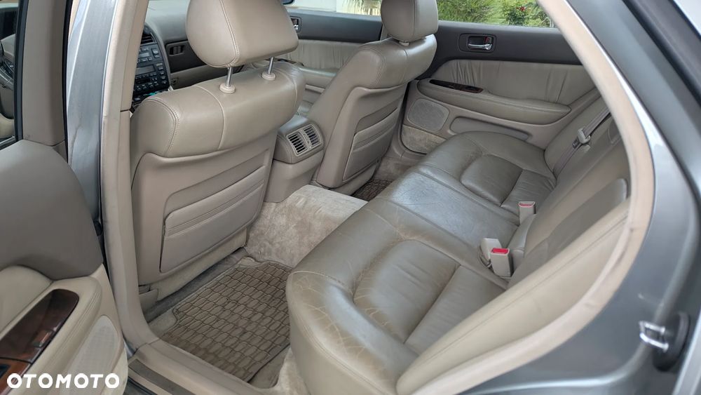 Lexus LS - 15