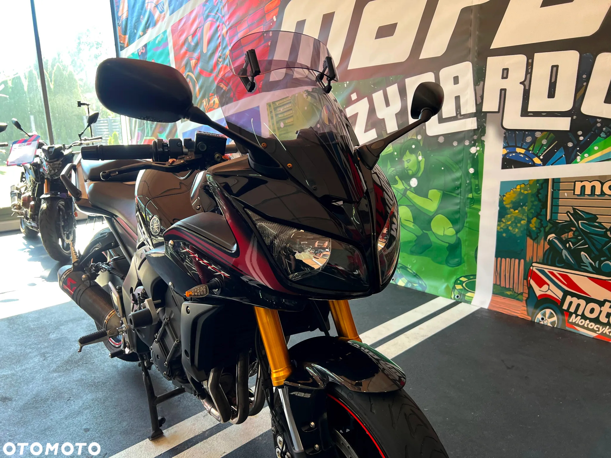 Yamaha FZ - 16