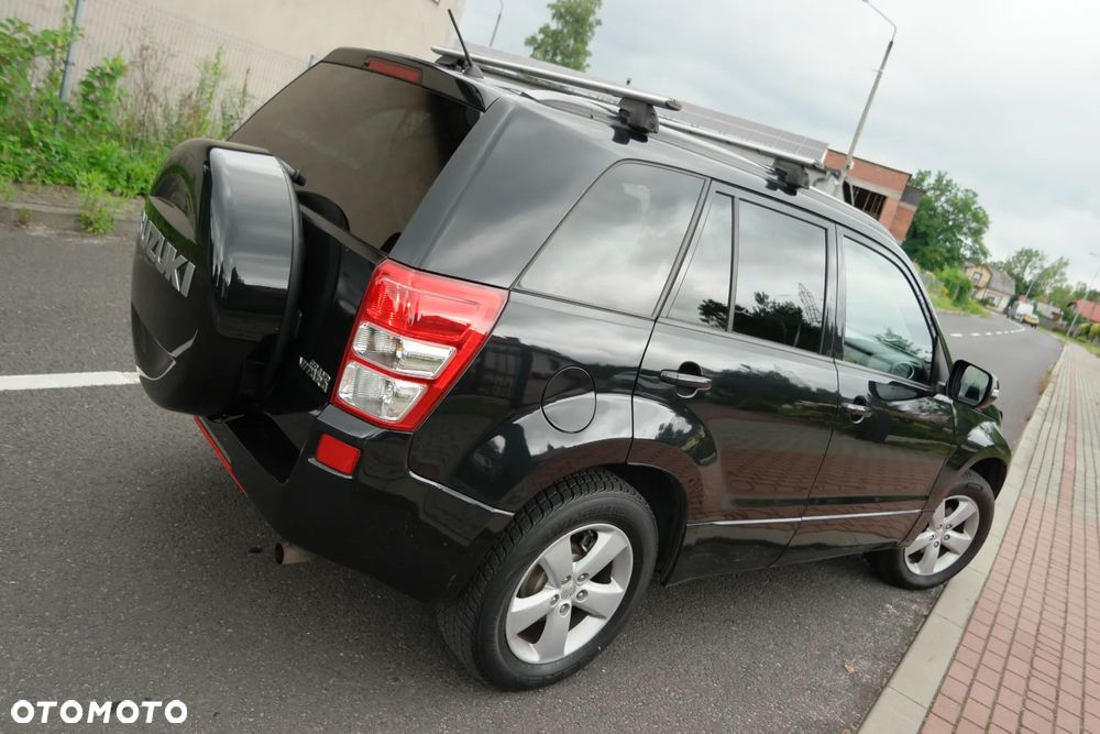 Suzuki Grand Vitara 2.4 De Luxe - 2