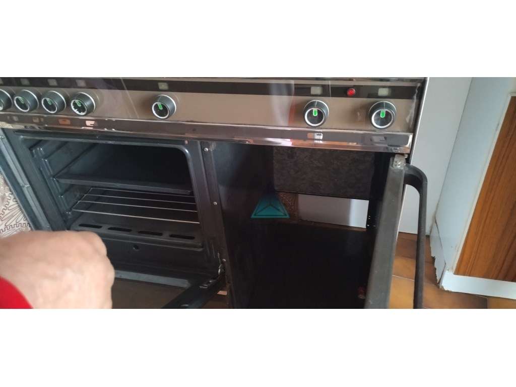 Apartamento T1 Mobilado e Equipado - Fogueteiro (não ligar, enviar ... - Grande imagem: 3/36