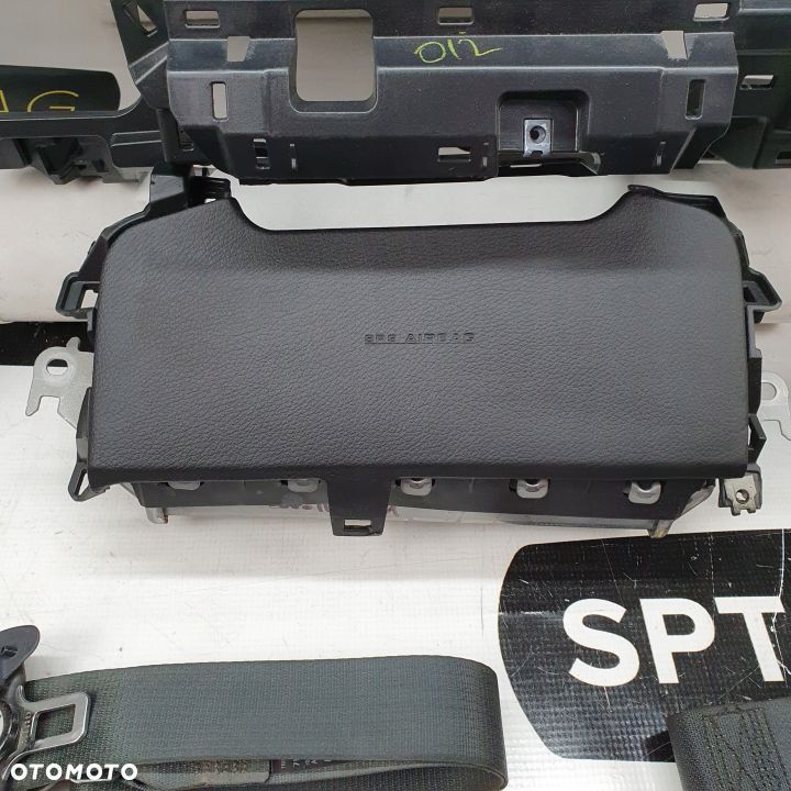 TOYOTA COROLLA E21 DESKA ROZDZIELCZA KONSOLA KOKPIT PULPIT PODUSZKI AIRBAG AIR BAG PASY KIT SET - 7