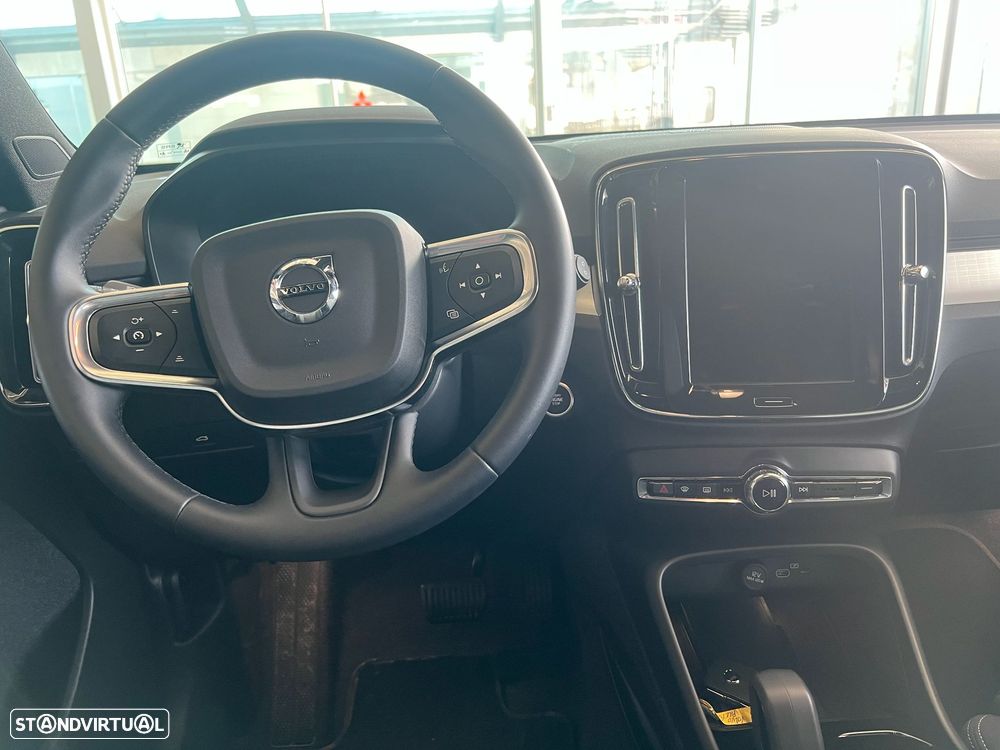 Volvo XC 40 2.0 B3 Plus Dark - 15