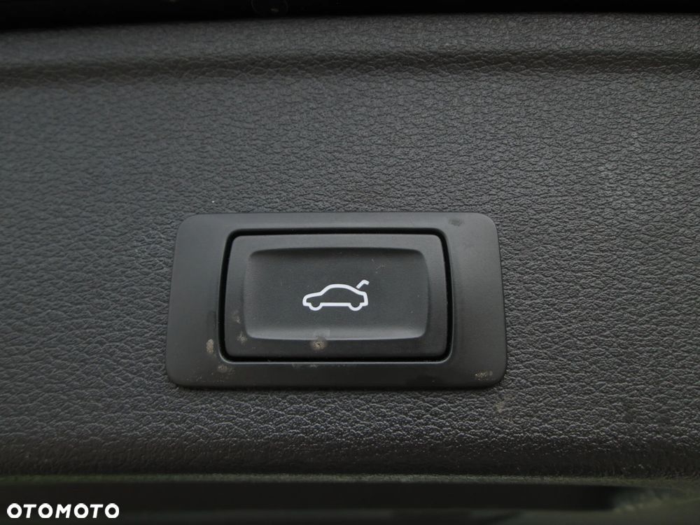 Audi A4 Avant 2.0 TDI ultra S tronic design - 24