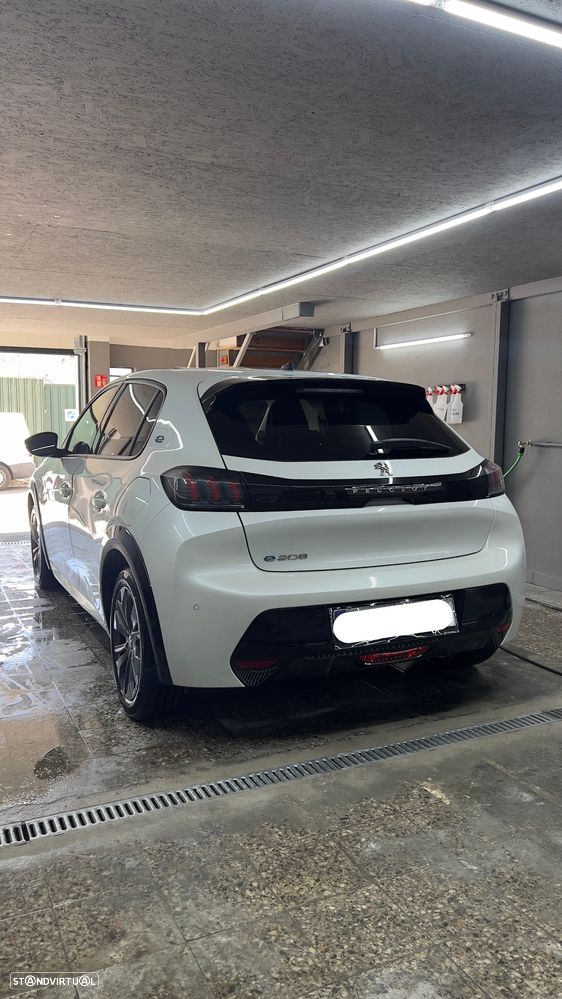 Peugeot e-208 Allure - 2