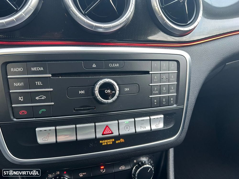 Mercedes-Benz CLA 180 d Shooting Brake AMG Line - 22