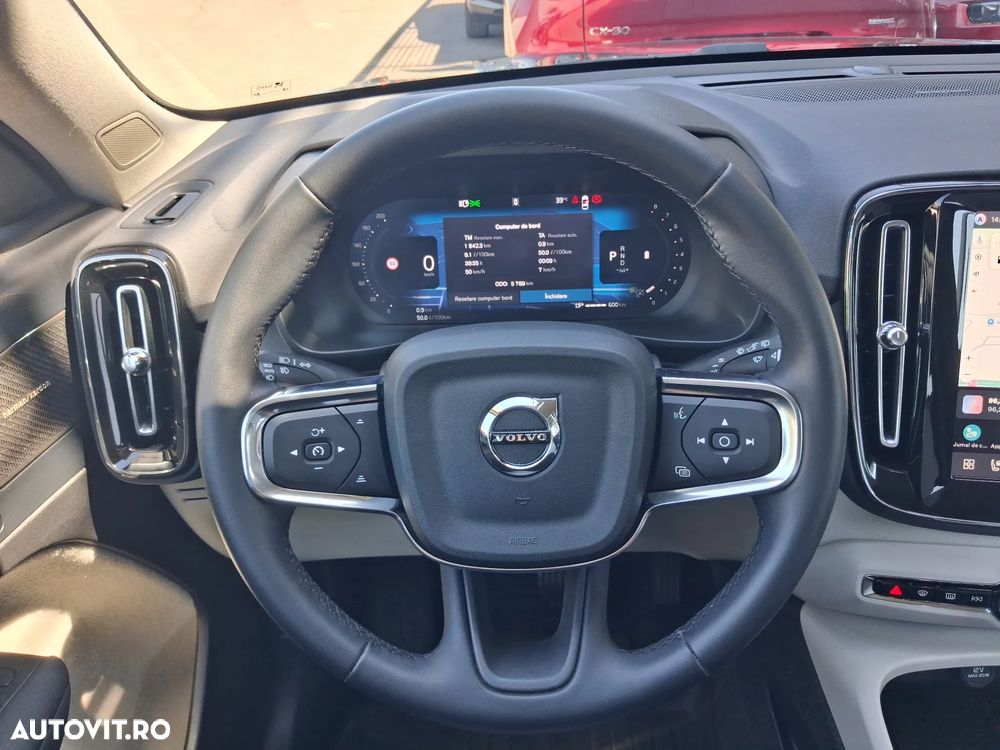 Volvo XC 40 B3 AT FWD MHEV Plus Dark - 17