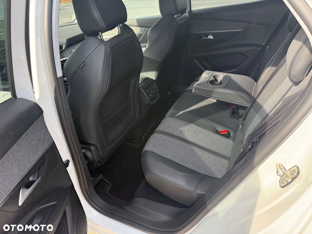 Peugeot 3008 1.5 BlueHDi Allure Pack S&S EAT8 - 14
