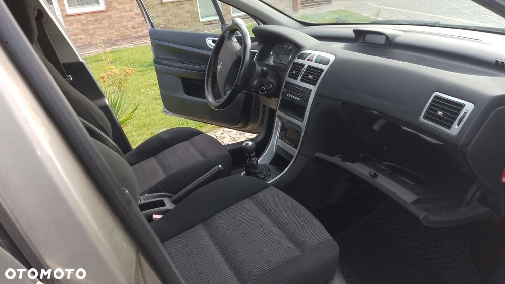 Peugeot 307 2.0 HDI XT Premium - 13