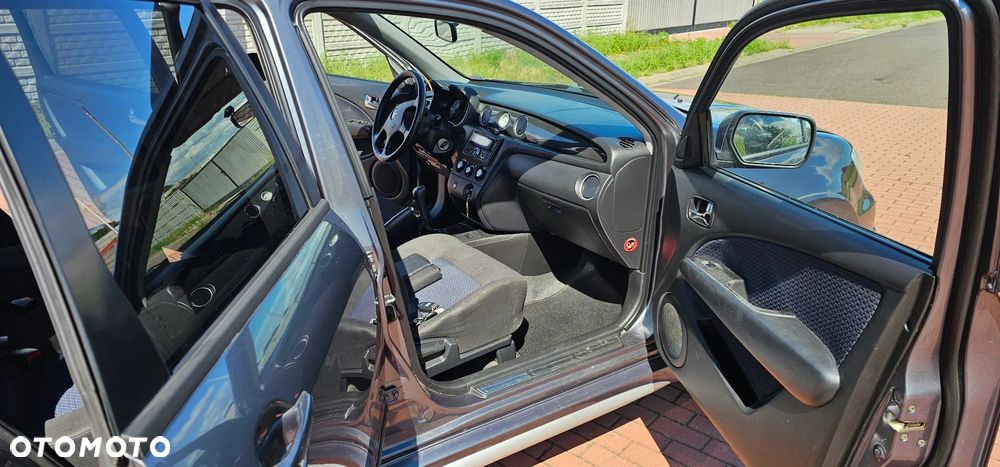 Mitsubishi Outlander 2.0 Comfort 4WD - 17