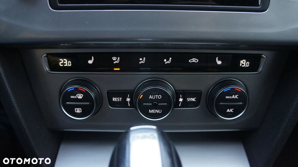 Volkswagen Passat Alltrack 2.0 TDI SCR 4Motion DSG - 24