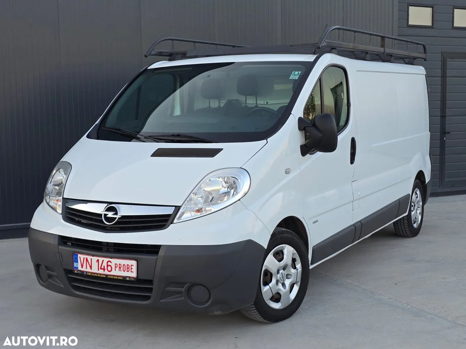 Opel Vivaro - 1