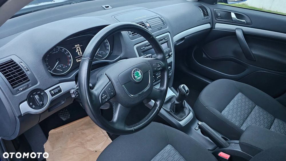 Skoda Octavia 2.0 TDI DPF Ambiente - 9