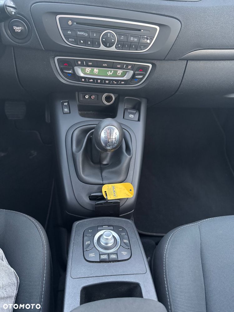 Renault Grand Scenic - 12