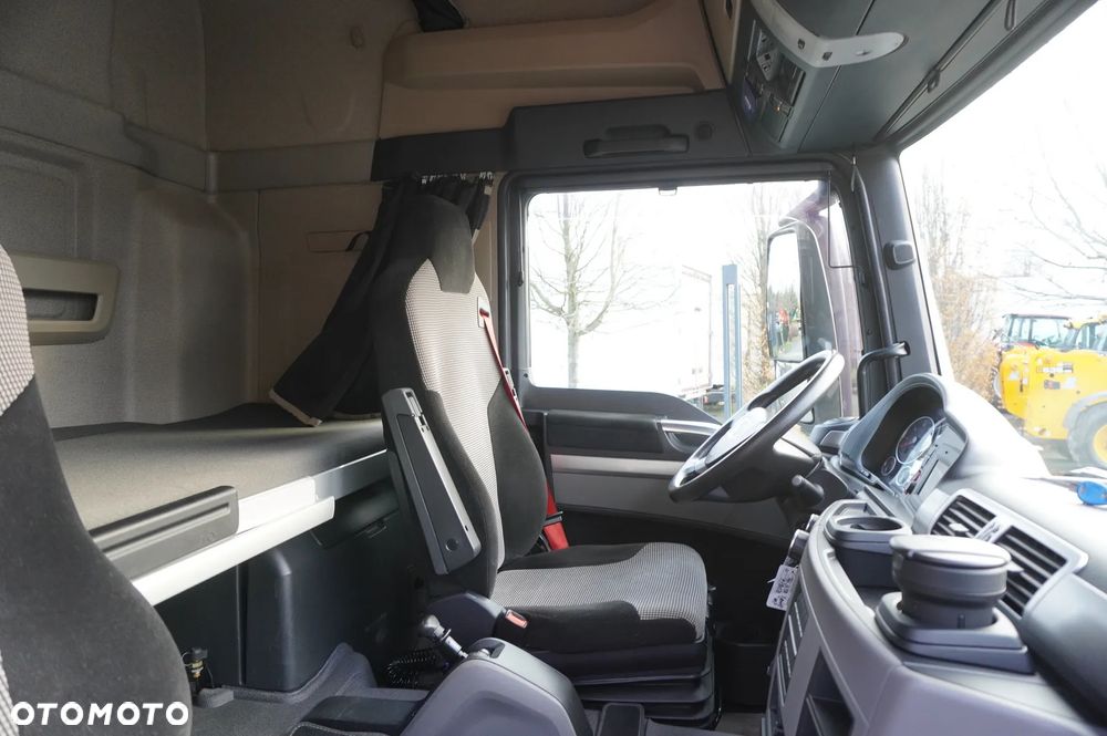 MAN TGS 35.420 8×2 / Rama 6,4 m / 3 osie skrętne / 2 sztuki - 28