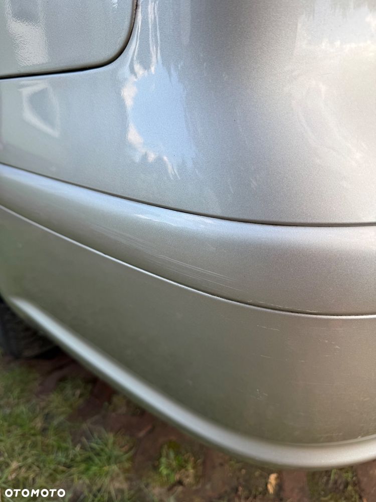 Toyota Avensis 1.8 VVT-i Sol - 17