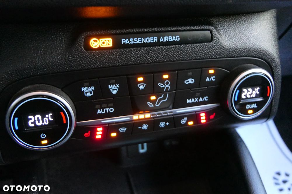 Ford Focus 1.5 EcoBlue STart-Stopp-System TITANIUM - 23