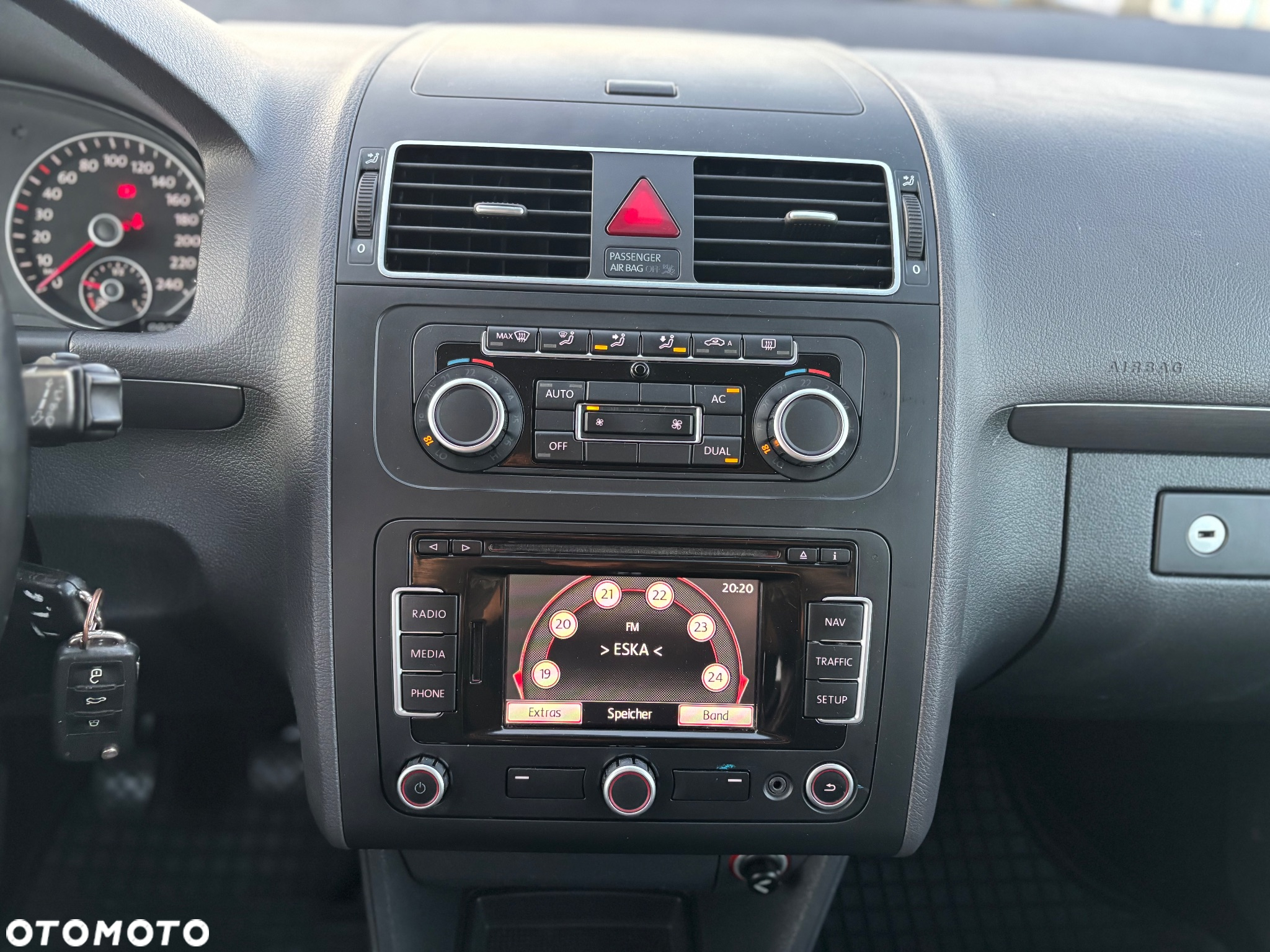 Volkswagen Touran - 15
