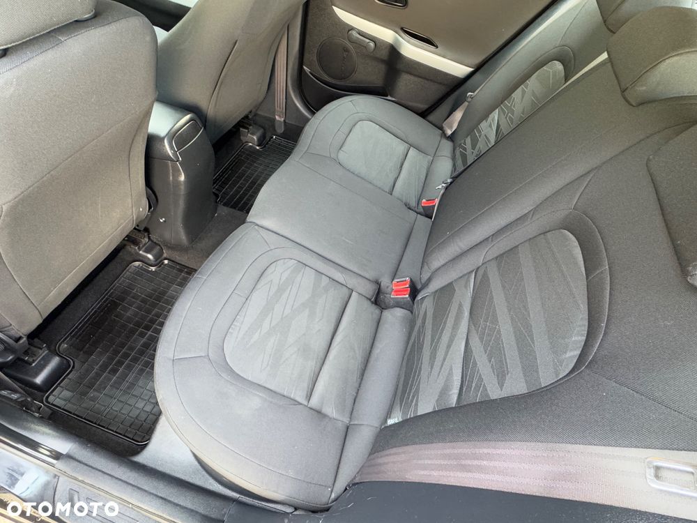 Kia Ceed - 27