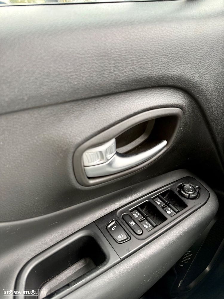 Jeep Renegade 1.0 T Limited - 17