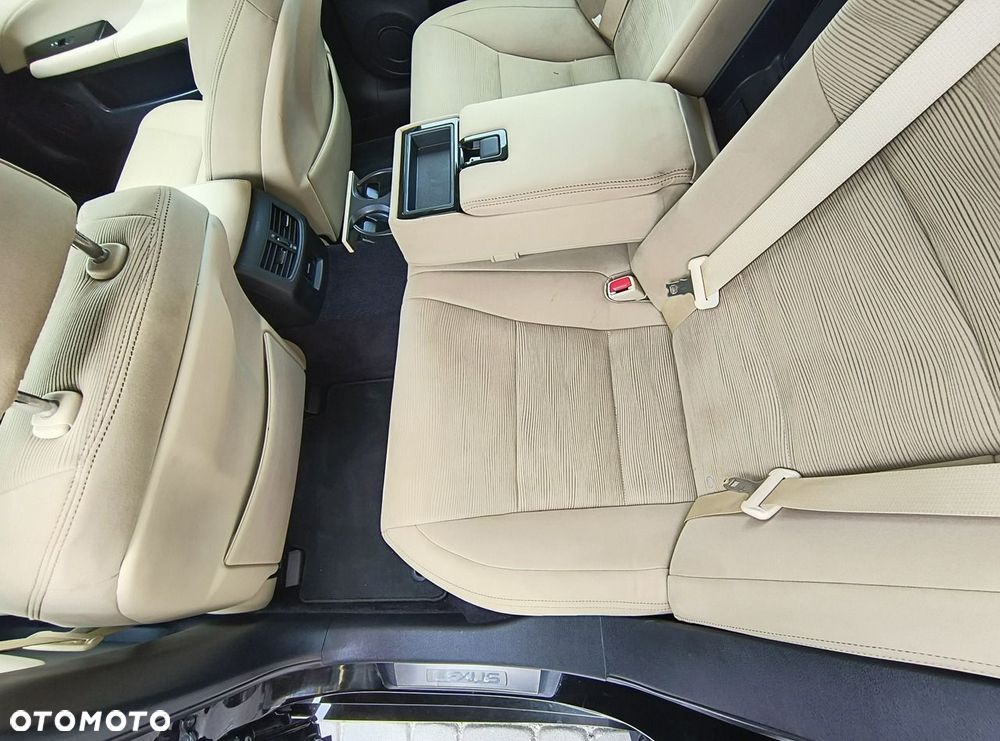 Lexus GS - 16