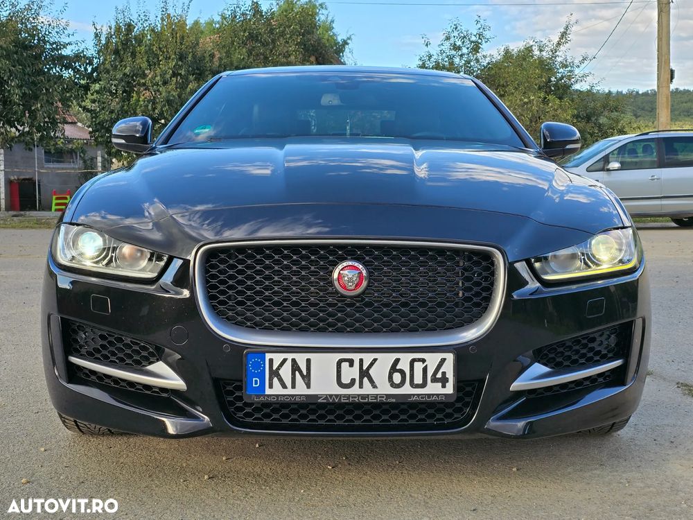Jaguar XE 2.0 AWD R-Sport - 2