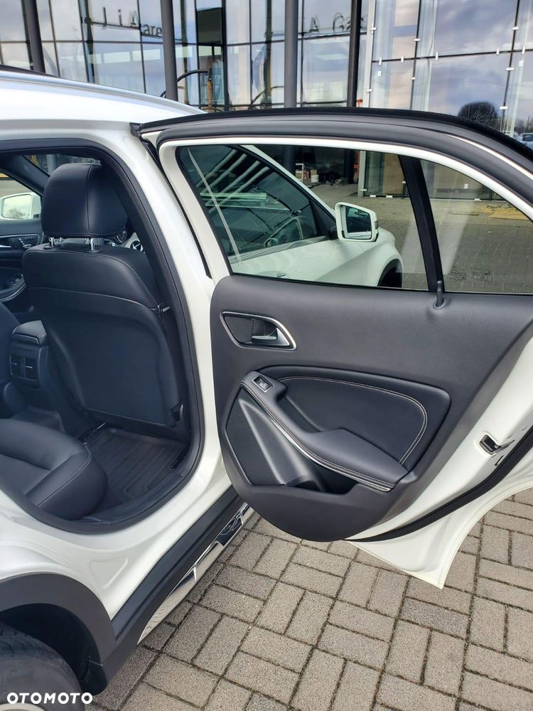 Mercedes-Benz GLA 250 4Matic 7G-DCT AMG Line - 19