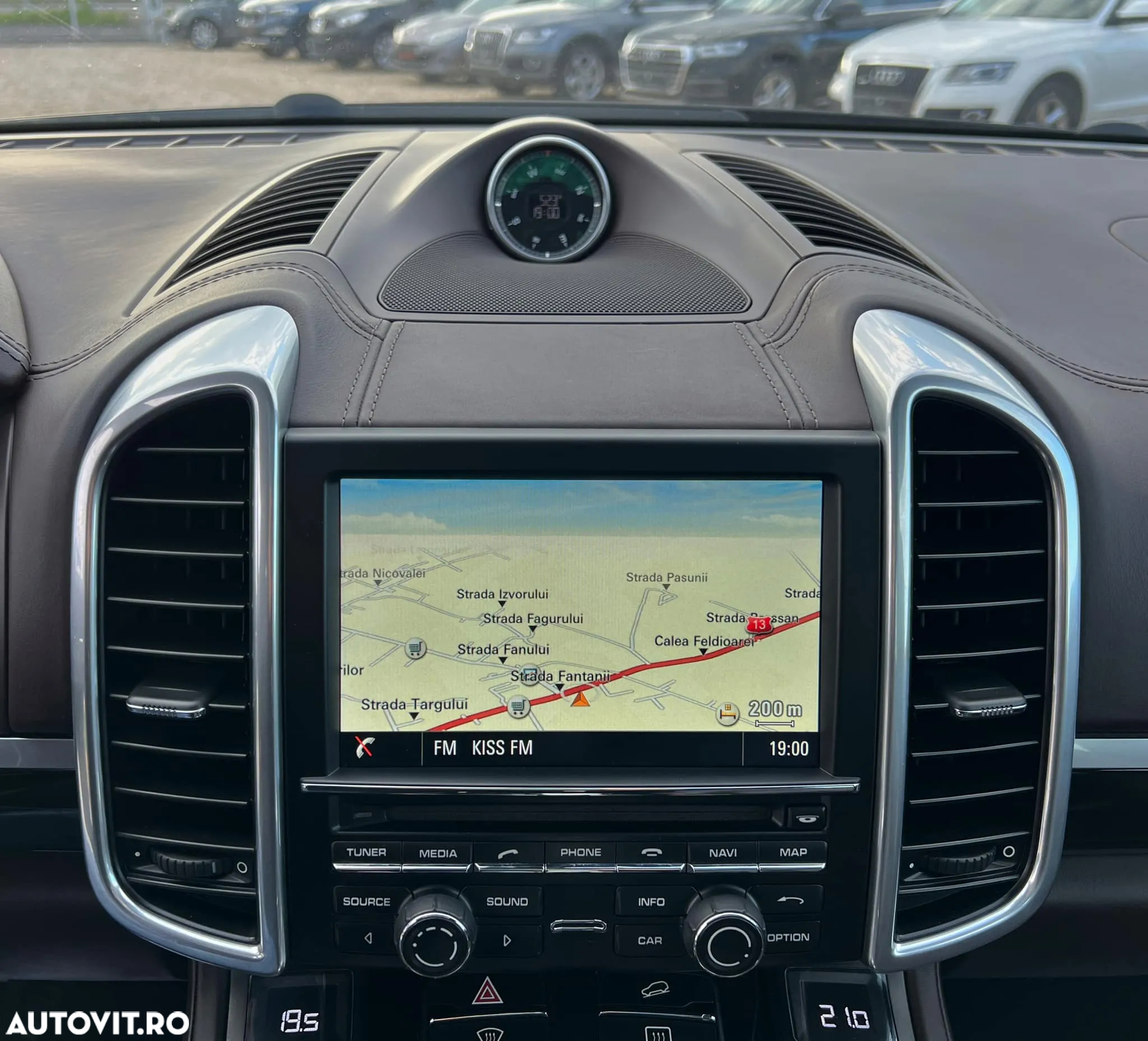 Porsche Cayenne 3.0 L - 7