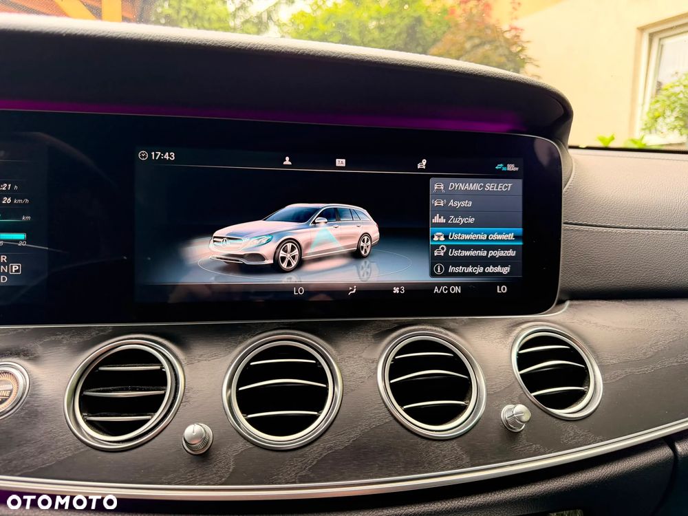 Mercedes-Benz Klasa E 220 d 9G-TRONIC - 27