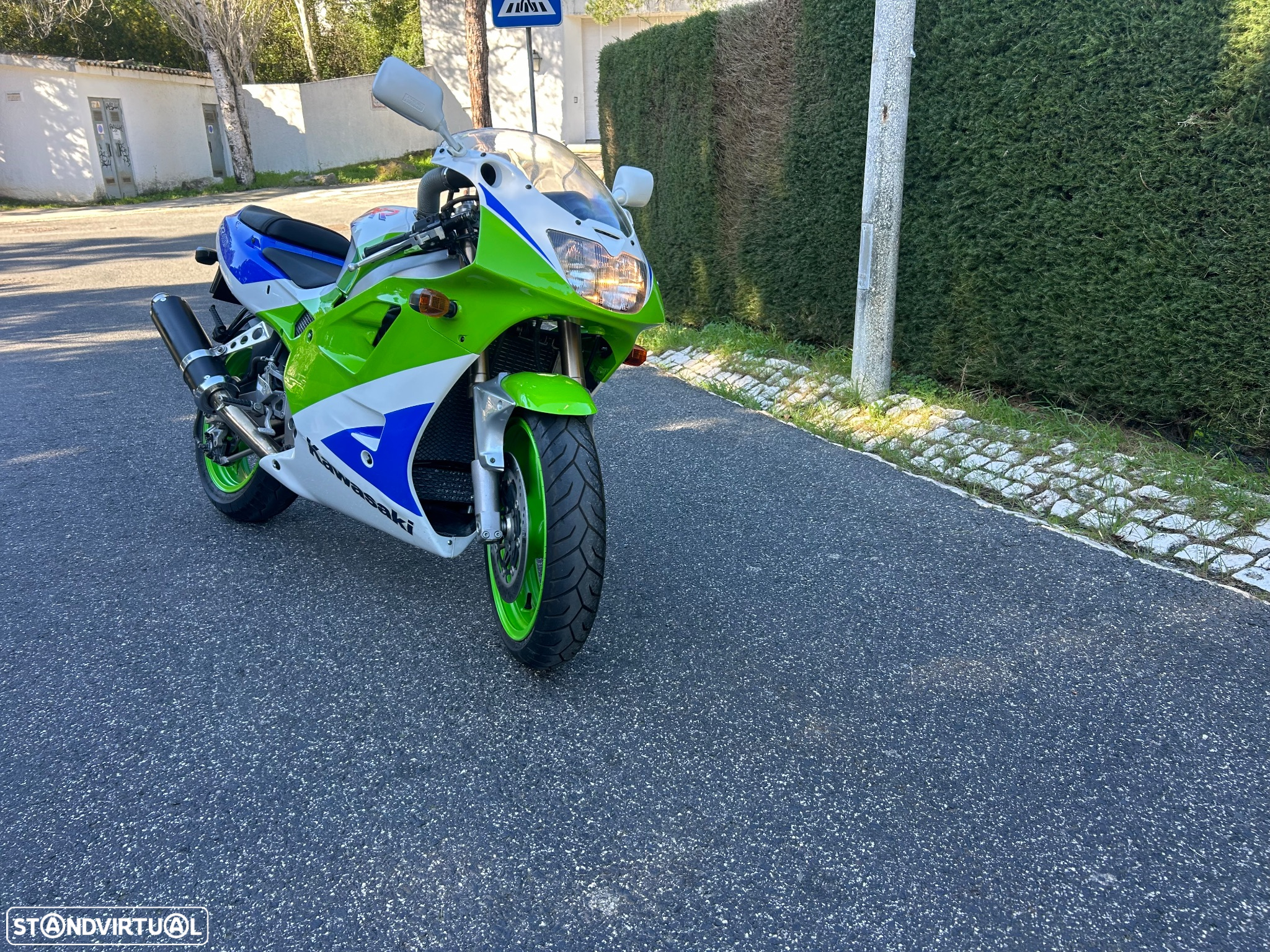 Kawasaki ZXR 400 - 20